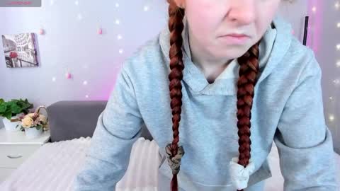 Snapshot of evarey_ chatting on 04.05.26 Adelina online show from 04.05.26