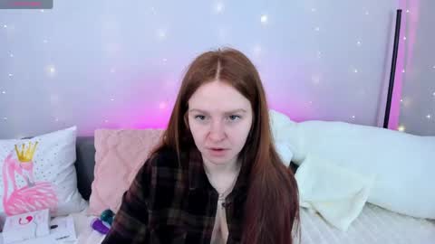 Snapshot of evarey_ chatting on 04.11.26 Adelina online show from 04.11.26