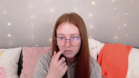 Snapshot of evarey_ chatting on 05.01.26 Adelina online show from 05.01.26