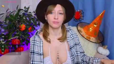 Snapshot of evashiny_ chatting on 10.30.25 Eve online show from 10.30.25