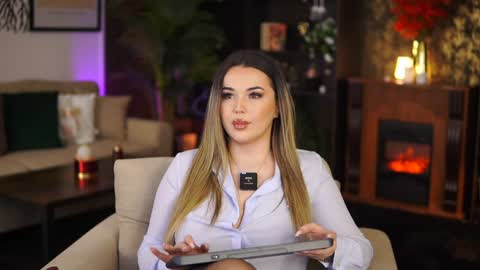 Snapshot of evasunderland chatting on 01.13.25 Eva online show from 01.13.25