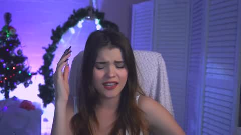 Snapshot of evathopson chatting on 12.25.24 Eva next stream - - 1600 UTC2000 online show from 12.25.24