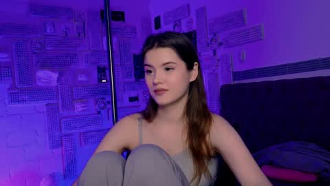 Snapshot of evathopson chatting on 02.06.25 Eva next stream - - 1600 UTC2000 online show from 02.06.25