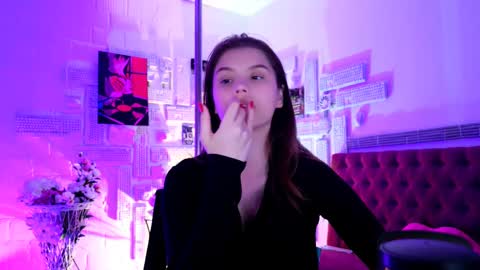 Snapshot of evathopson chatting on 02.13.25 Eva next stream - - 1600 UTC2000 online show from 02.13.25