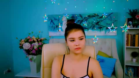 Snapshot of evathopson chatting on 12.04.25 Eva next stream - - 1600 UTC2000 online show from 12.04.25