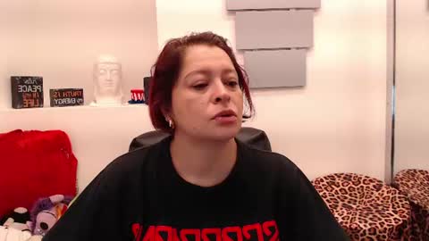 Snapshot of evatwiss chatting on 06.15.26 Eva Twiss online show from 06.15.26
