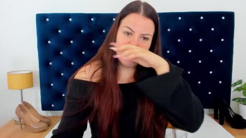 Snapshot of evawetdream chatting on 10.16.25 Eva online show from 10.16.25