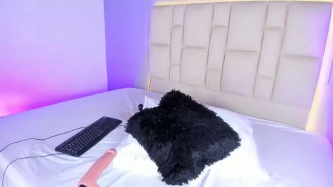 Eva Queen online show from 11.24.25