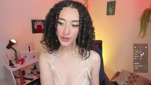 Snapshot of evee_uwu chatting on 09.17.25 Eve Jane online show from 09.17.25