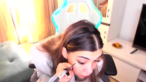 Snapshot of eveeevian chatting on 02.19.25 eveeevian online show from 02.19.25