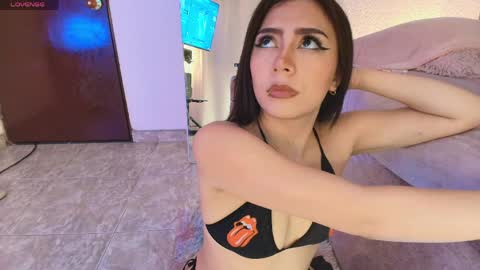 Evette   online show from 05.23.26