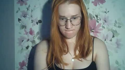Snapshot of eveliina_shy chatting on 06.10.26 Evelina online show from 06.10.26