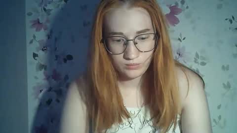Snapshot of eveliina_shy chatting on 06.11.26 Evelina online show from 06.11.26
