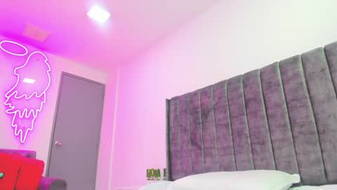 evelin__thompsson online show from 04.11.26