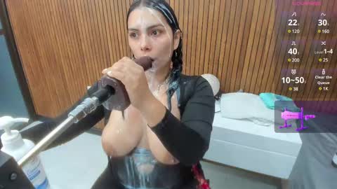 Snapshot of evelin_belen chatting on 02.27.25 EVELIN online show from 02.27.25