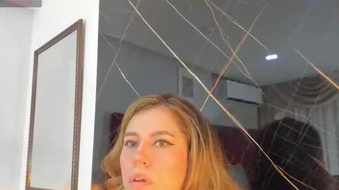 EVELIN online show from 12.17.25