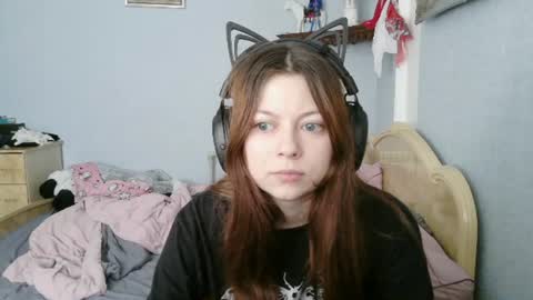 Snapshot of evelinamercer chatting on 06.11.26 Alice 3 online show from 06.11.26