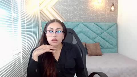 Snapshot of eveline_figeroa chatting on 02.21.25 Eveline online show from 02.21.25