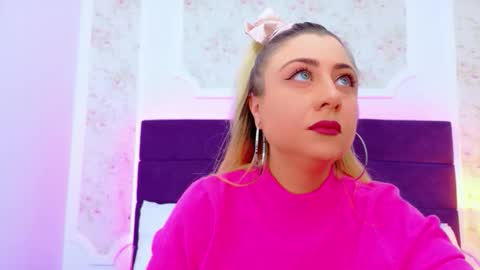 Snapshot of evelinhill chatting on 02.09.26 EvelinHill online show from 02.09.26