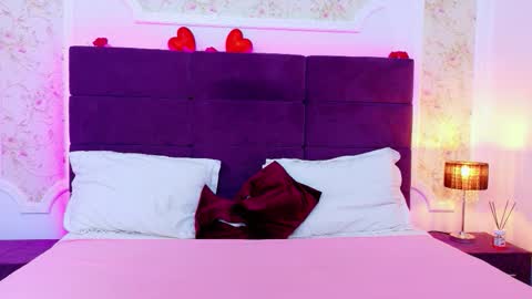 Snapshot of evelinhill chatting on 02.18.26 EvelinHill online show from 02.18.26