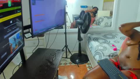 DAYANITA online show from 02.10.25