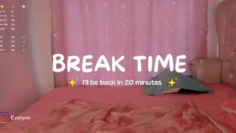 Snapshot of evelyn_evelyn chatting on 03.04.25 evelyn evelyn online show from 03.04.25