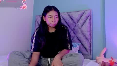 Snapshot of evelyn_flores1 chatting on 03.30.26 online show from 03.30.26