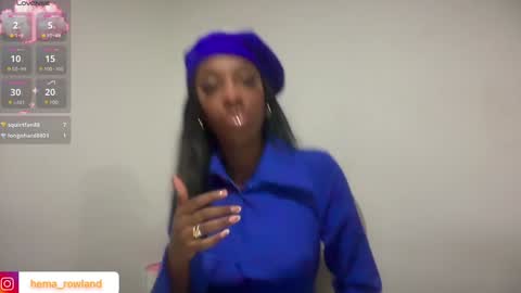 Snapshot of evelyn_jhonson3 chatting on 02.06.25 E V E L Y N online show from 02.06.25