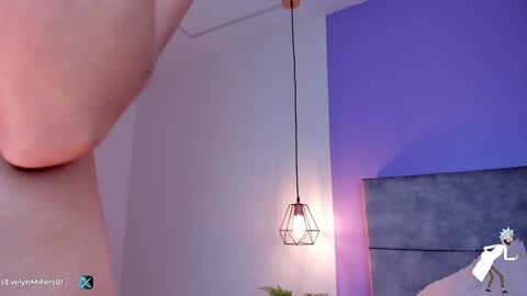 Evelyn  online show from 01.12.25