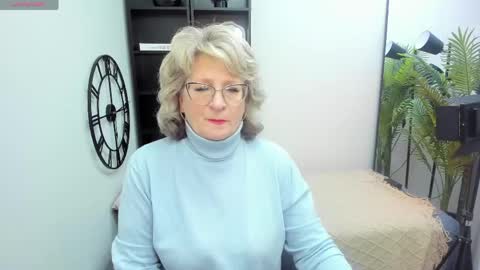 Snapshot of evelynblissful chatting on 05.04.26 Evelyn online show from 05.04.26