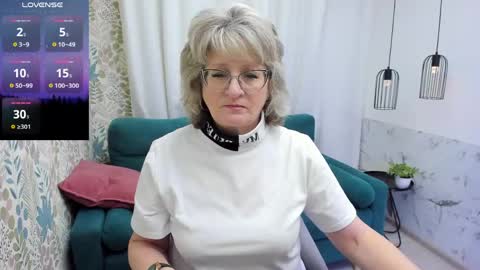 Snapshot of evelynblissful chatting on 05.13.26 Evelyn online show from 05.13.26