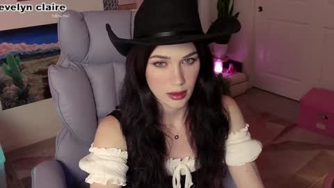 Snapshot of evelynclaire chatting on 03.21.26 Evelyn Claire online show from 03.21.26