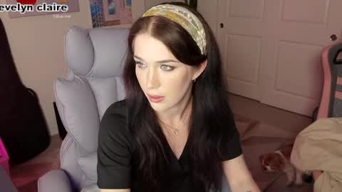 Snapshot of evelynclaire chatting on 05.01.26 Evelyn Claire online show from 05.01.26