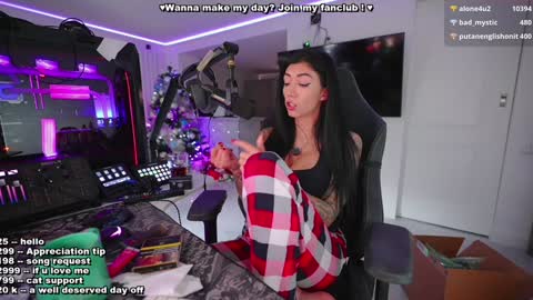 Evelyne online show from 12.27.24