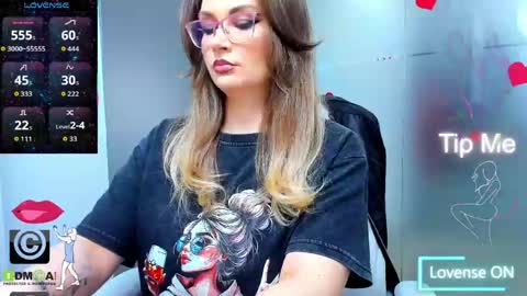 Snapshot of evelyne_rose chatting on 05.09.26 evelyne_rose online show from 05.09.26