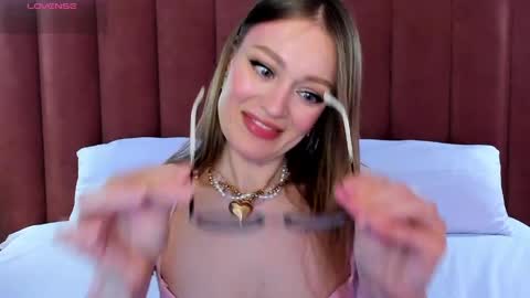 Evelyn online show from 04.13.26