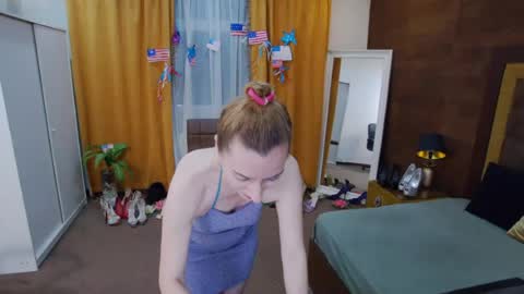 Snapshot of evelynreagan chatting on 07.25.26 evelynreagan online show from 07.25.26