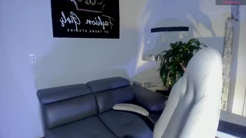 Evelyn Woods online show from 12.30.24
