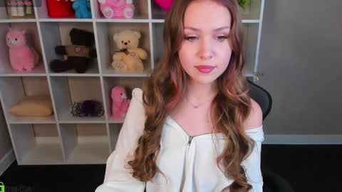 Snapshot of evelyyn_palmer chatting on 05.30.26 Evelyn online show from 05.30.26
