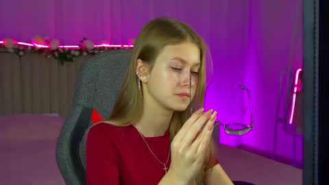 Snapshot of evemundie chatting on 09.11.25 Eve online show from 09.11.25