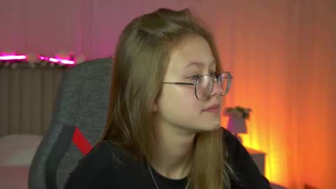 Snapshot of evemundie chatting on 09.29.25 Eve online show from 09.29.25