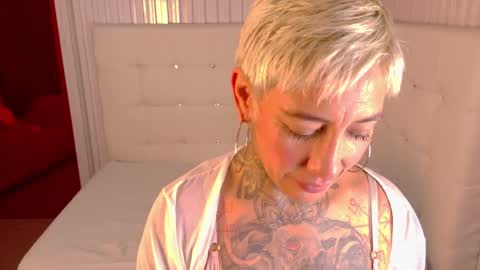 Snapshot of everlyn_sexx chatting on 03.31.26 everlyn_sexx online show from 03.31.26