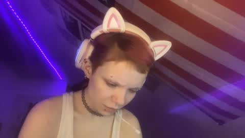 Snapshot of evettezirin chatting on 11.24.25 Sky online show from 11.24.25