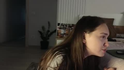 evi_woow online show from 09.18.25