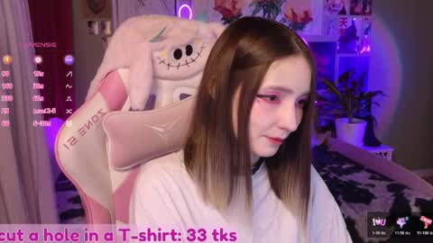 Evie online show from 04.12.26