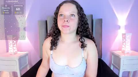 Snapshot of evierouse_ chatting on 06.16.26 evierouse_ online show from 06.16.26