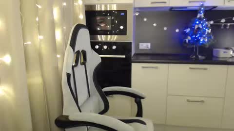 Lessie online show from 12.20.24