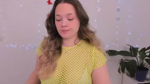 Snapshot of evilla_brill chatting on 04.23.26 evilla_brill online show from 04.23.26
