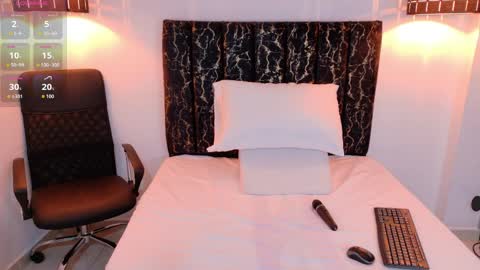 evvaa_moon online show from 04.01.26