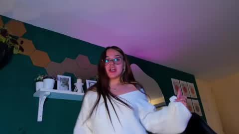 Snapshot of evy_orange1 chatting on 04.24.26 EVY online show from 04.24.26